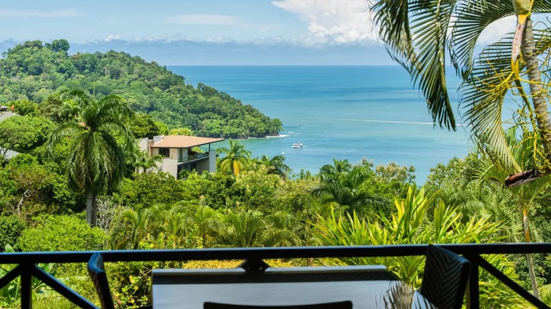Villa Pelicano · 24. Master suite with ocean views
