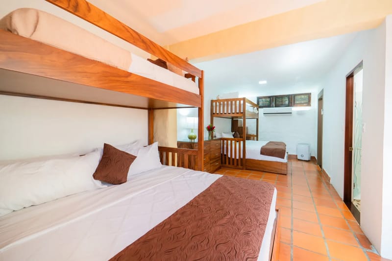 Villa Pelicano · 45. 2 Twin over King bunkbeds