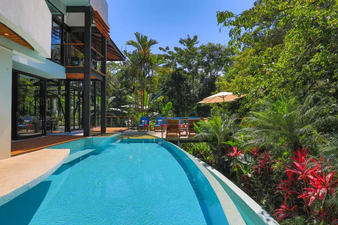 Villa Mariana (Full Estate)
