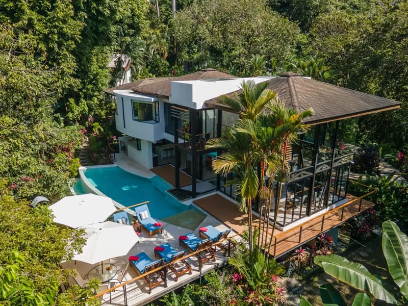 Villa Mariana (Full Estate)