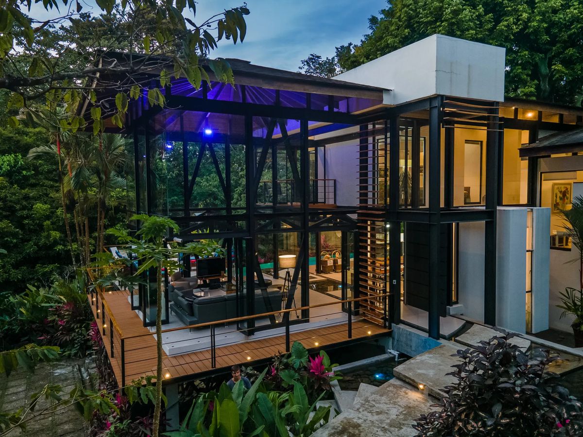 Villa Mariana (Full Estate)