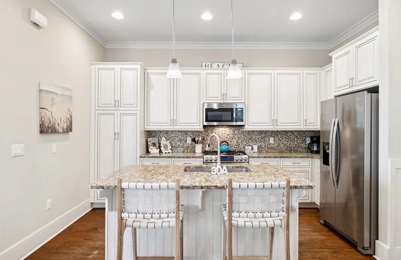 Spacious and fully equipped kitchen