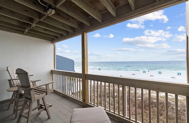 ¡Balcones frente al golfo en varios niveles!