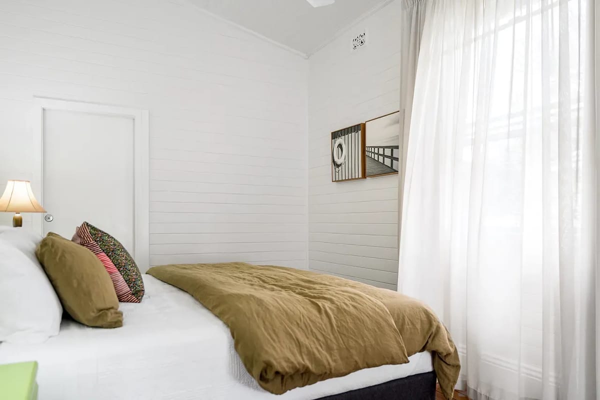 Mullum River House – waterfront heritage home