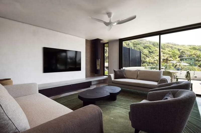 Starfall – designer retreat moments from the beach