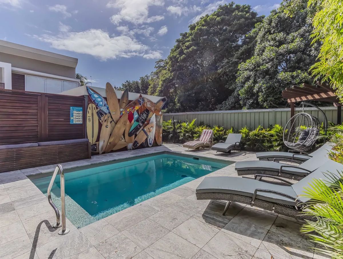 Byron Sunrise – 4 BR retreat with heated pool