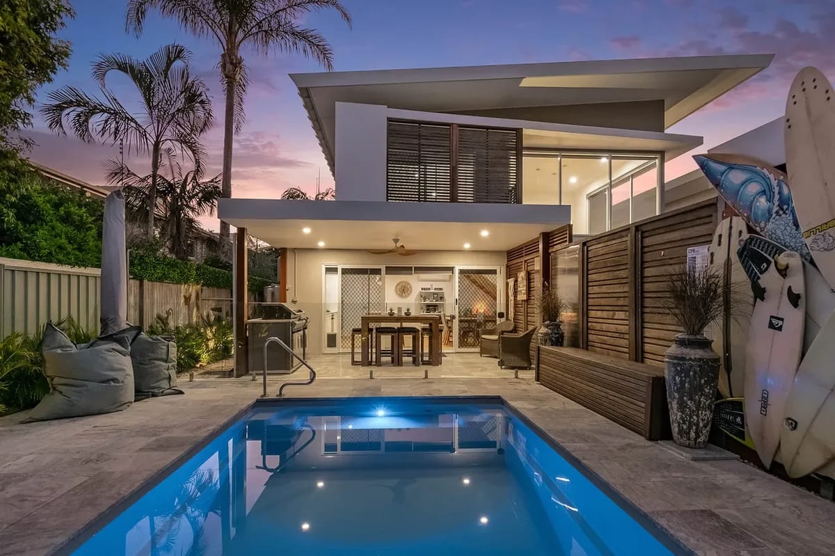Byron Sunrise – 4 BR retreat with heated pool
