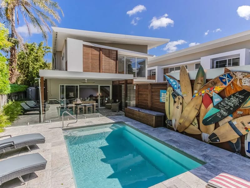 Byron Sunrise – 4 BR retreat with heated pool
