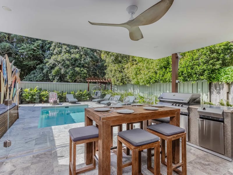 Byron Sunrise – 4 BR retreat with heated pool