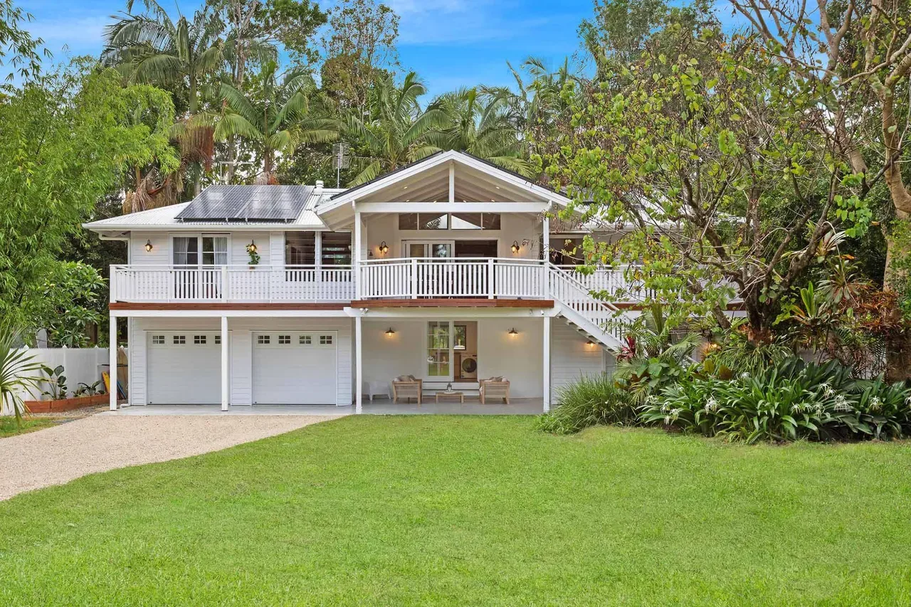 Golden Hus – spacious South Golden Beach home