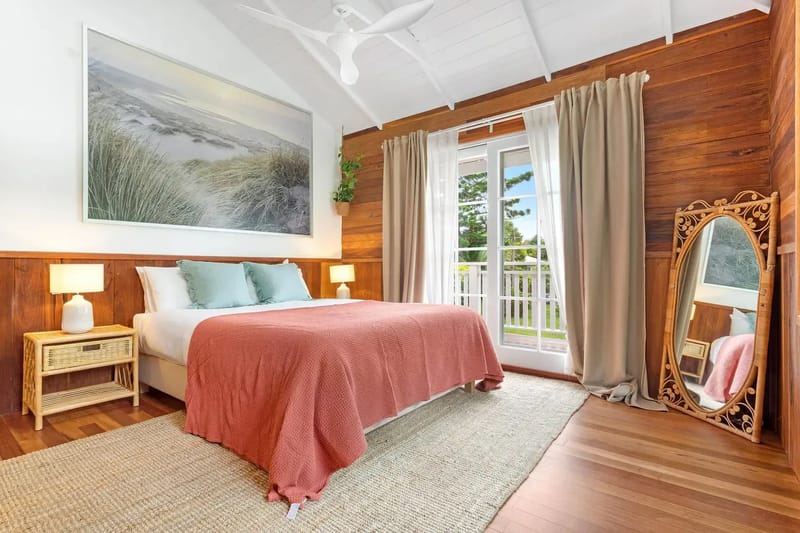Golden Hus – spacious South Golden Beach home