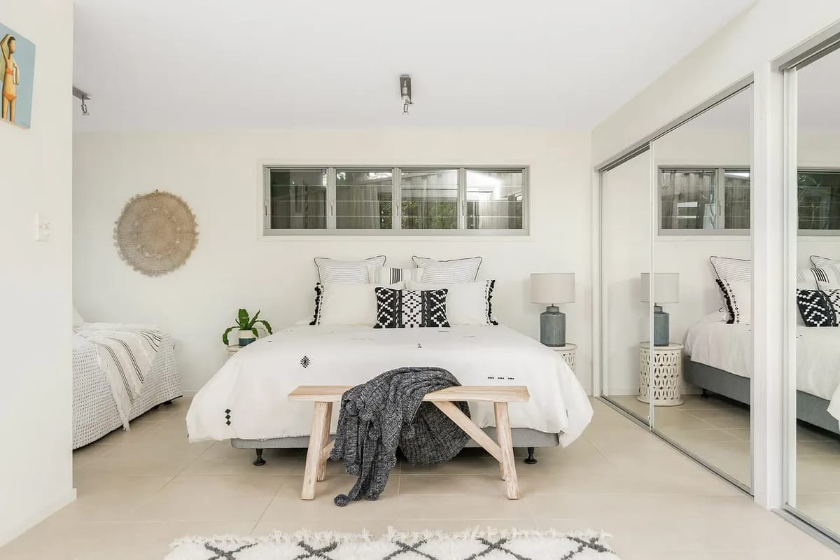 The White Rabbit – with studio & covered deck
