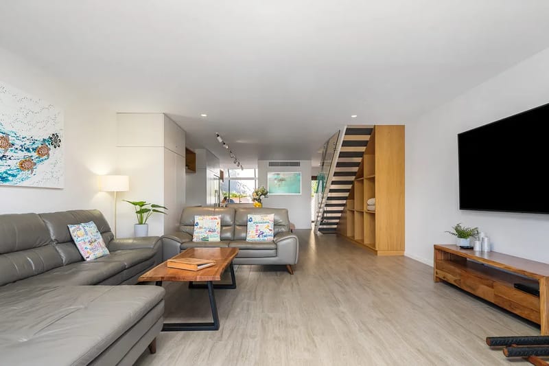 4 James Cook Apartments – renovated beachside pad