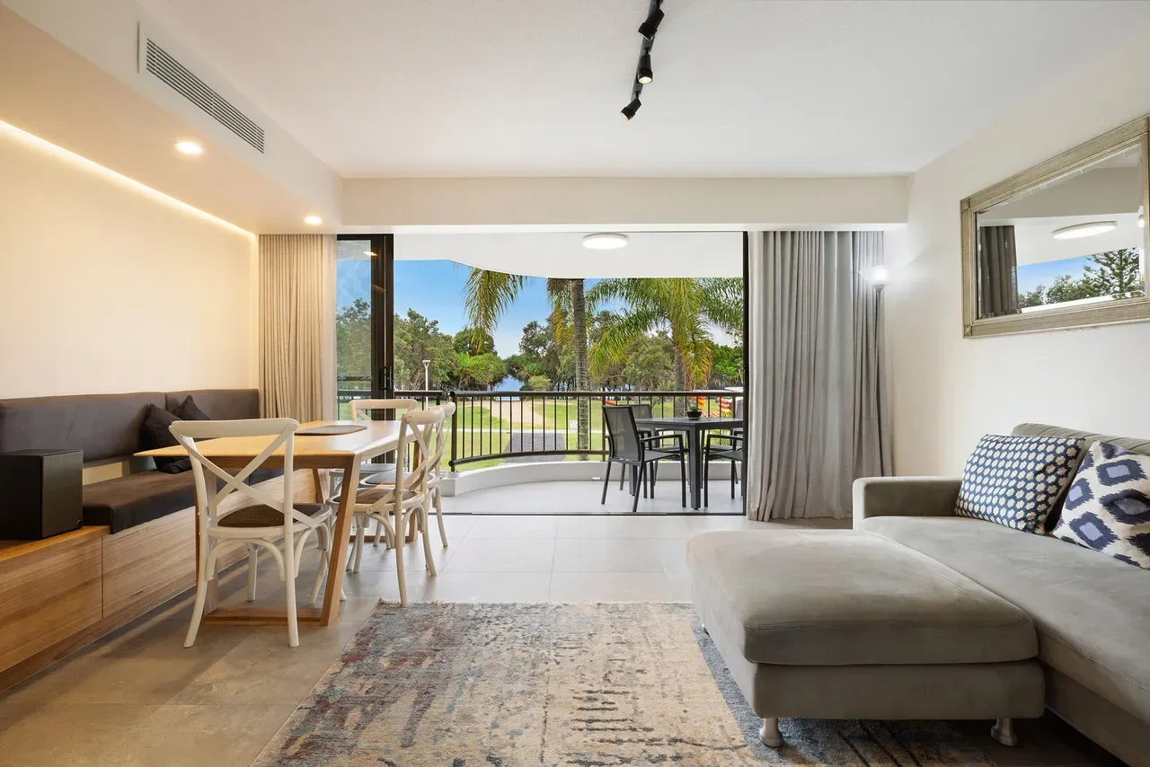 Pacific Blue – beachfront 2 BR apartment with pool