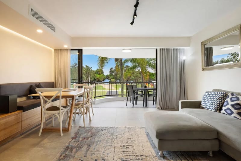 Pacific Blue – beachfront 2 BR apartment with pool
