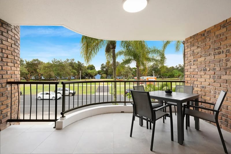 Pacific Blue – beachfront 2 BR apartment with pool