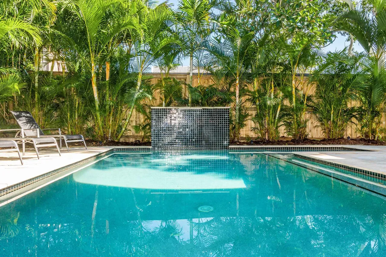 Bangalleys – beachside retreat with large pool