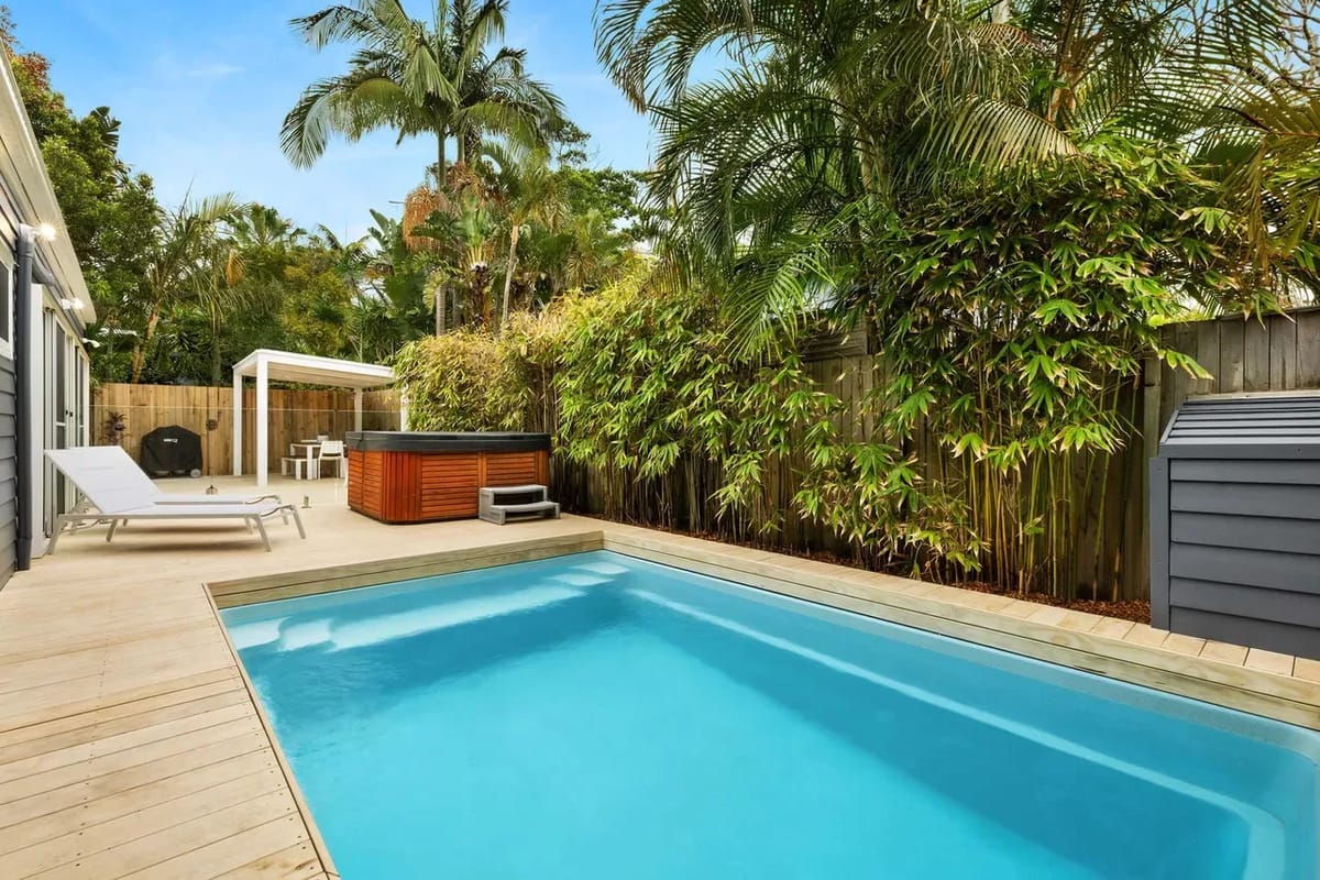 Aaloka Bay – heritage charm w. pool &amp; spa