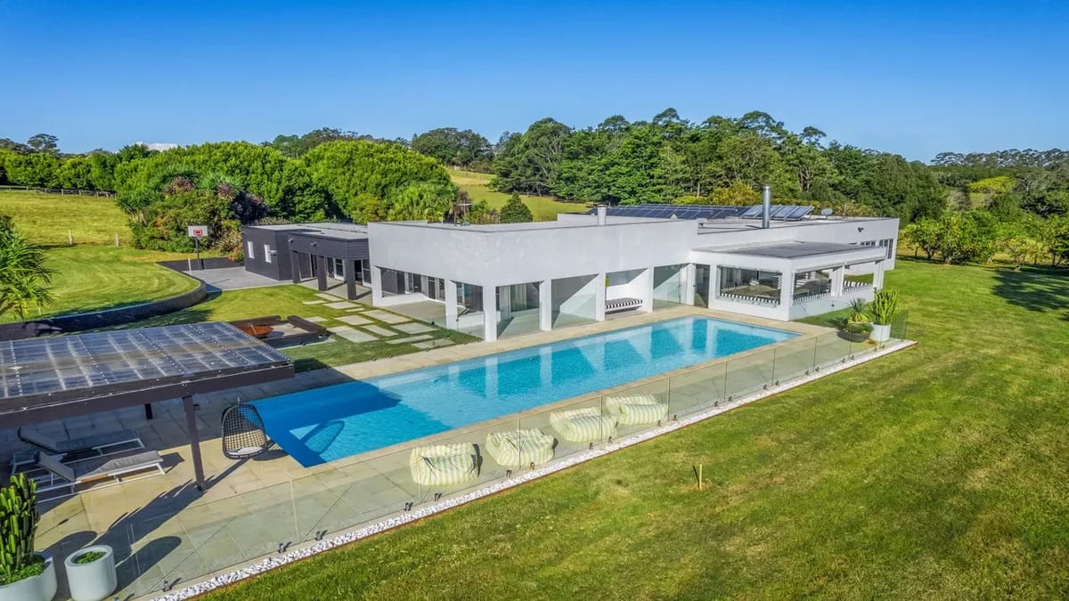 Amileka – luxury 25 acre estate with pool