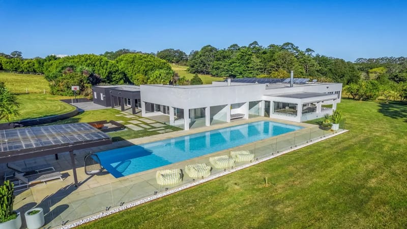 Amileka – luxury 25 acre estate with pool