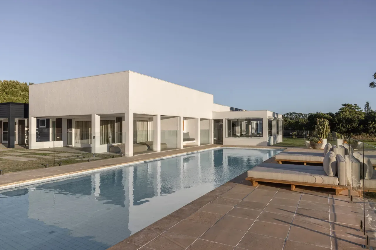 Amileka – luxury 25 acre estate with pool