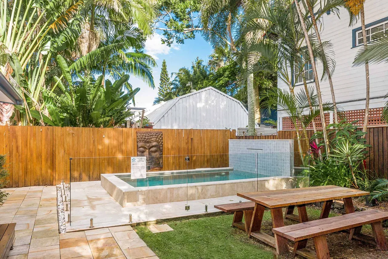 Starr Cottage – Quaint Cottage with a stunning pool – Close to everything Byron!