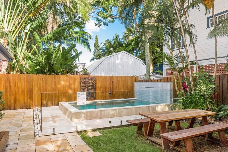 Starr Cottage – Quaint Cottage with a stunning pool – Close to everything Byron!