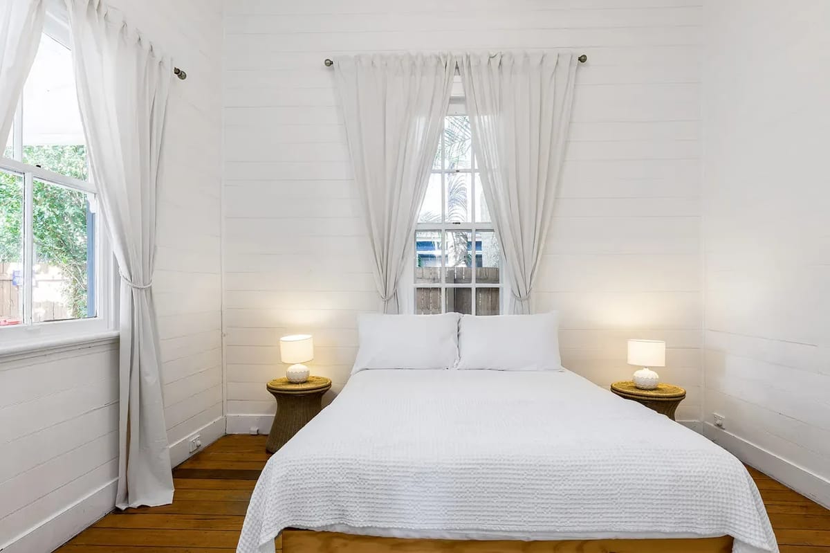 Starr Cottage – Quaint Cottage with a stunning pool – Close to everything Byron!