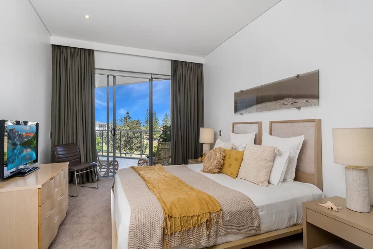 Luxury Apartment 1206 at Bells Boulevard