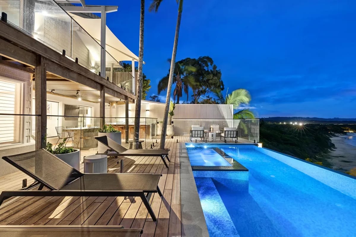 Sway – stunning 5 BR beach house with pool