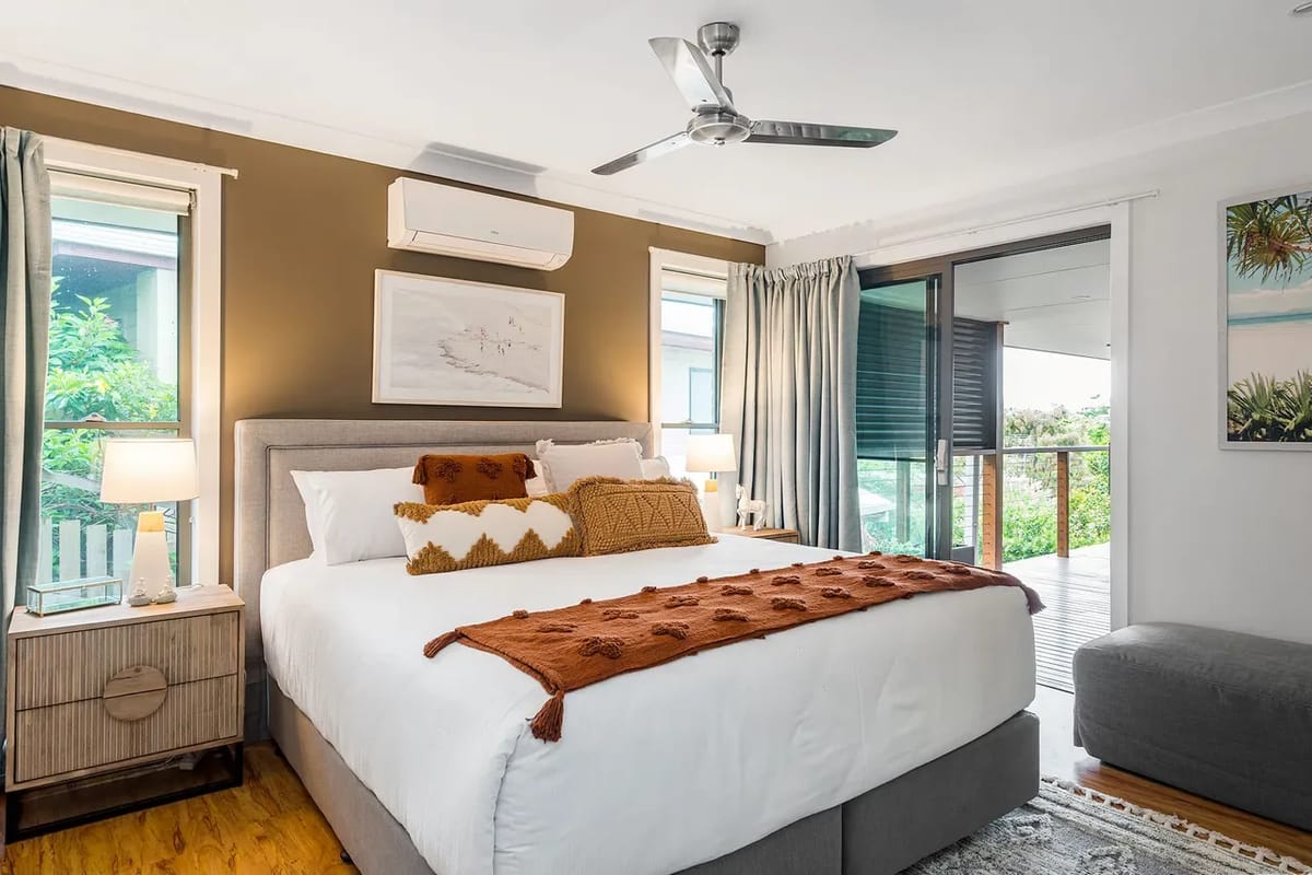 Mulivista – spacious home with ocean views & pool