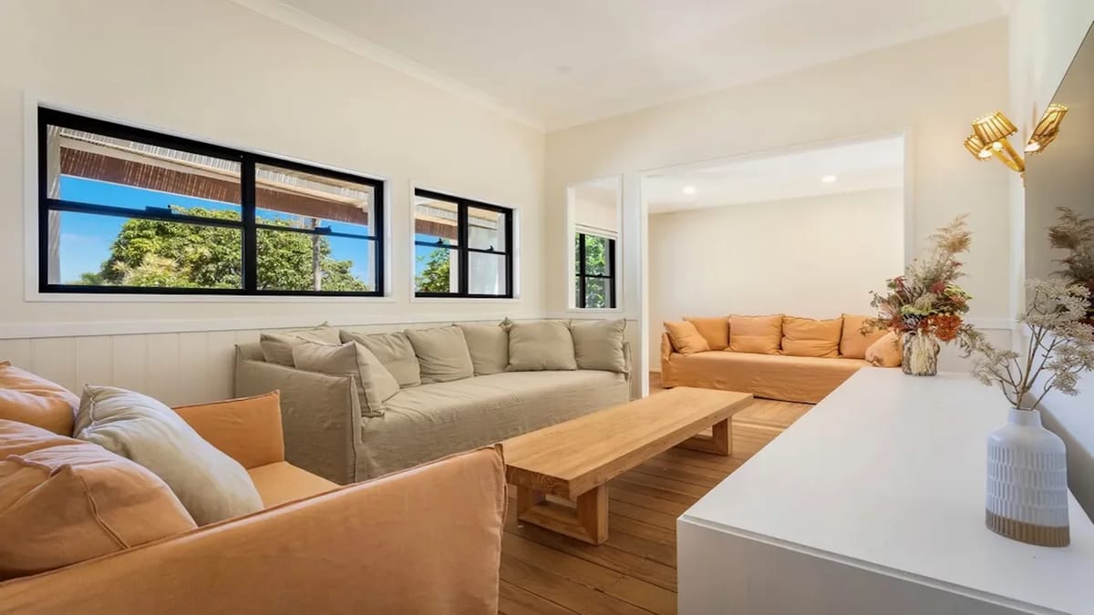 Le Dog Beach Club – chic home with pool