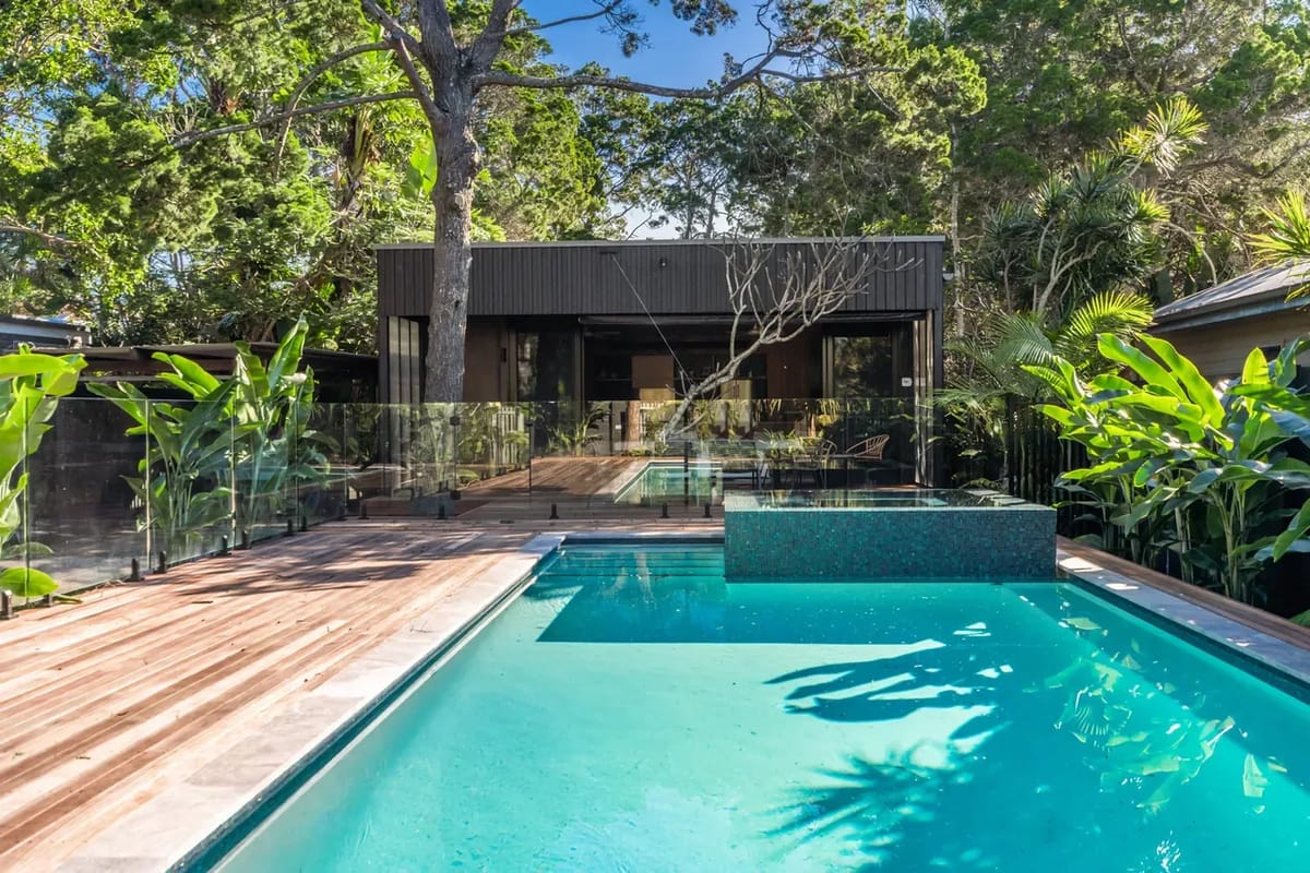 Tallowood – luxury beach house with pool & studio
