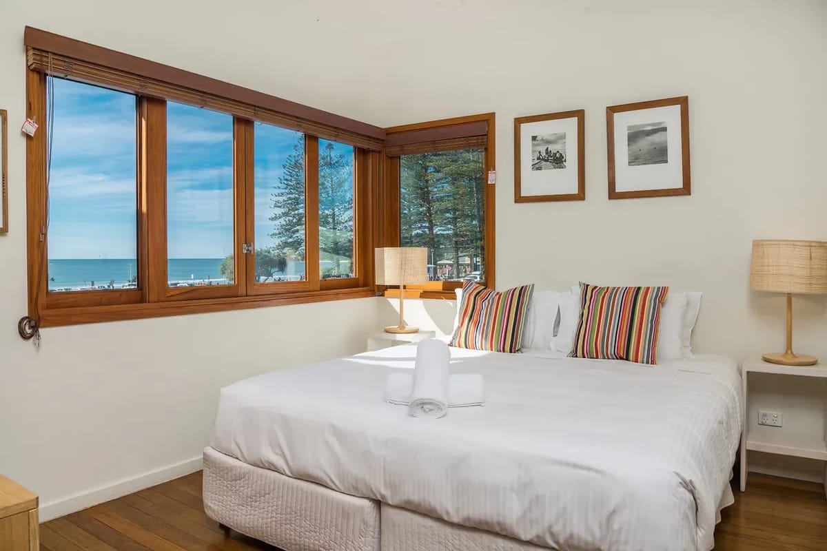 Quiksilver Apartments The Pass – steps from beach