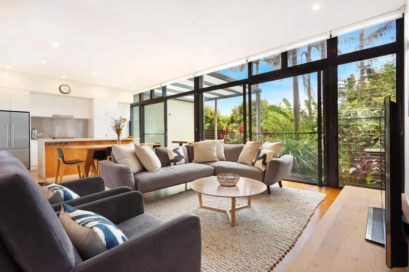 Kiah – nestled between Main & Belongil Beaches