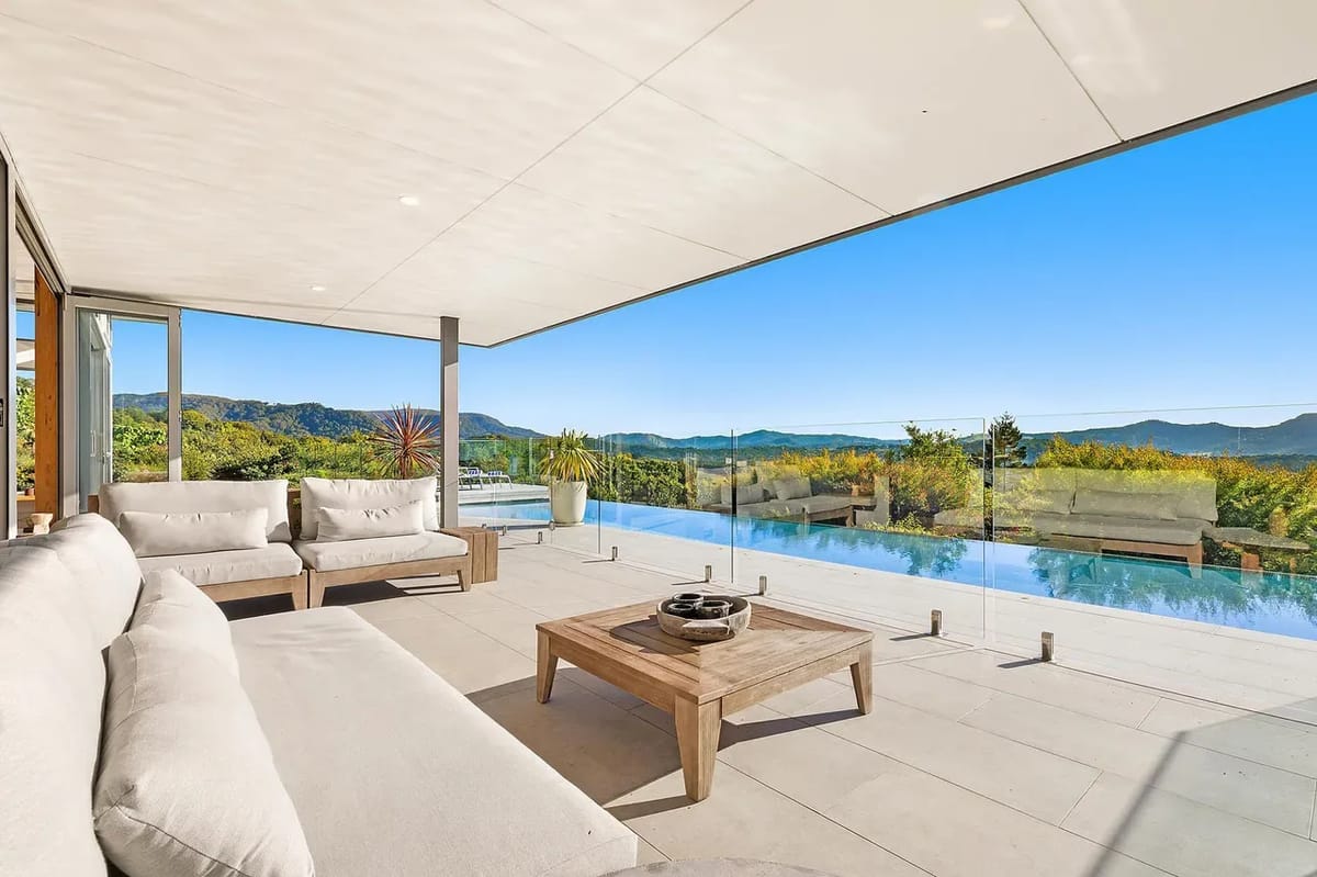 The Springs – architect-designed home with pool