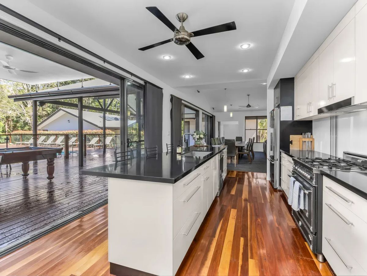 Lennox Coastal Retreat – resort-style home w. pool