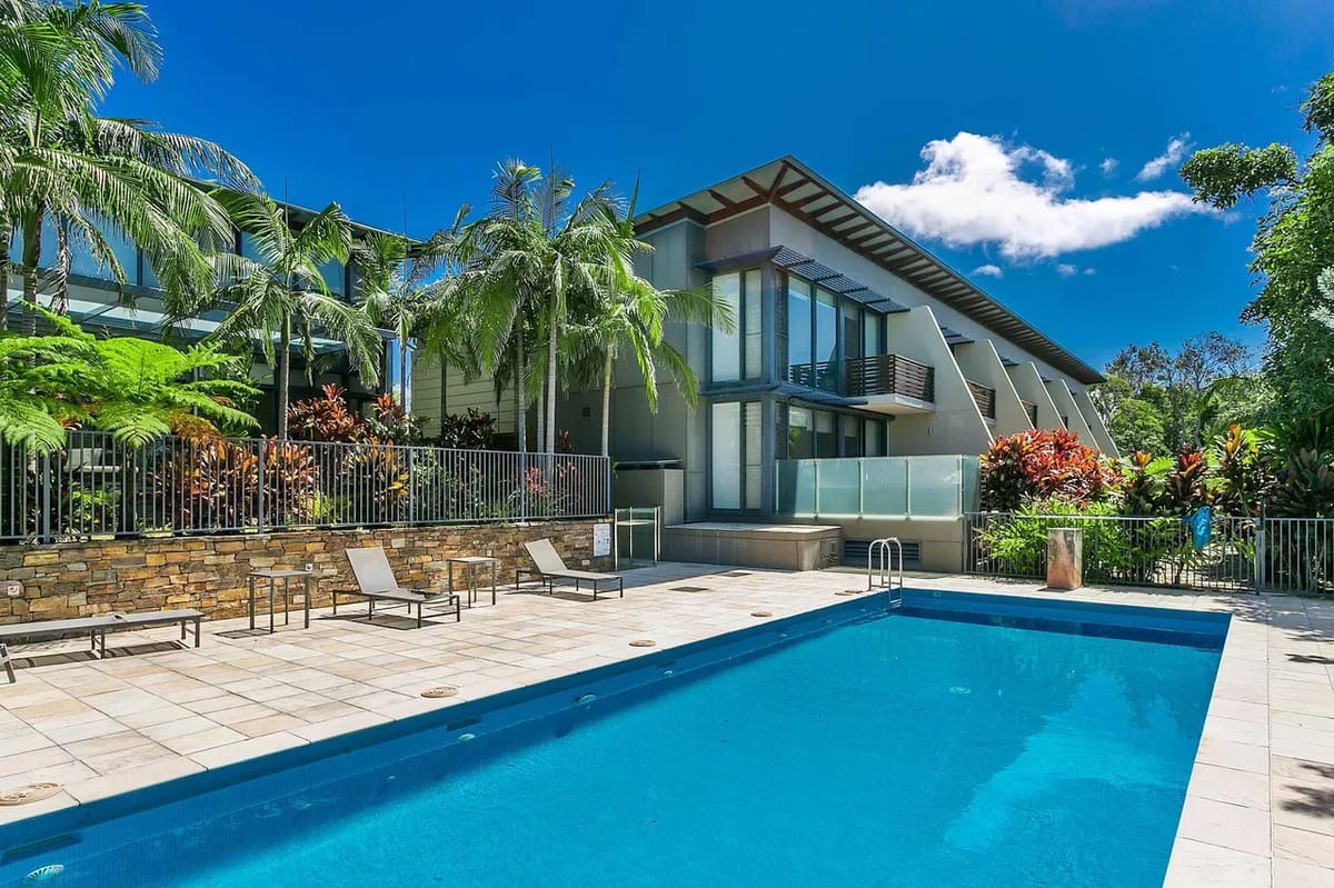 Ocean View at Kiah – near Belongil Beach with pool