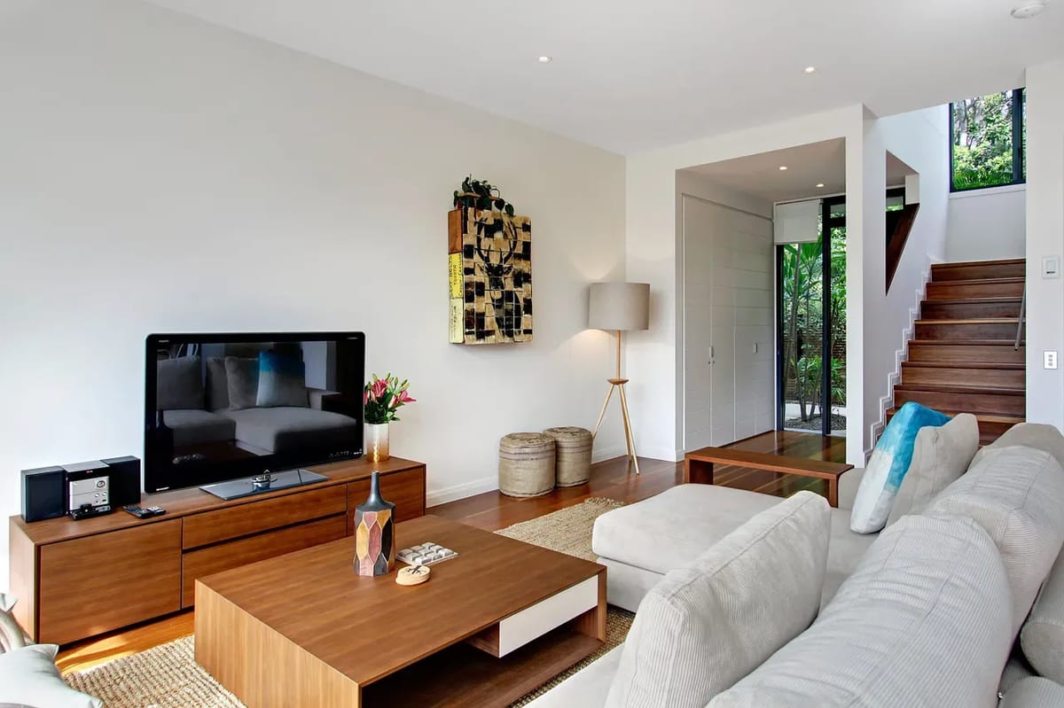 Ocean View at Kiah – near Belongil Beach with pool