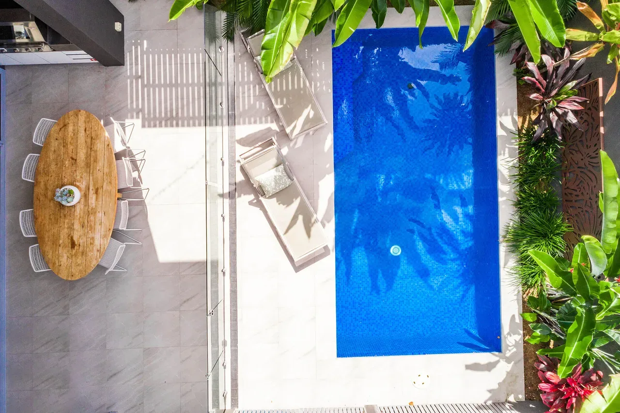 Kokos Beach House 1 – beachside luxury with pool