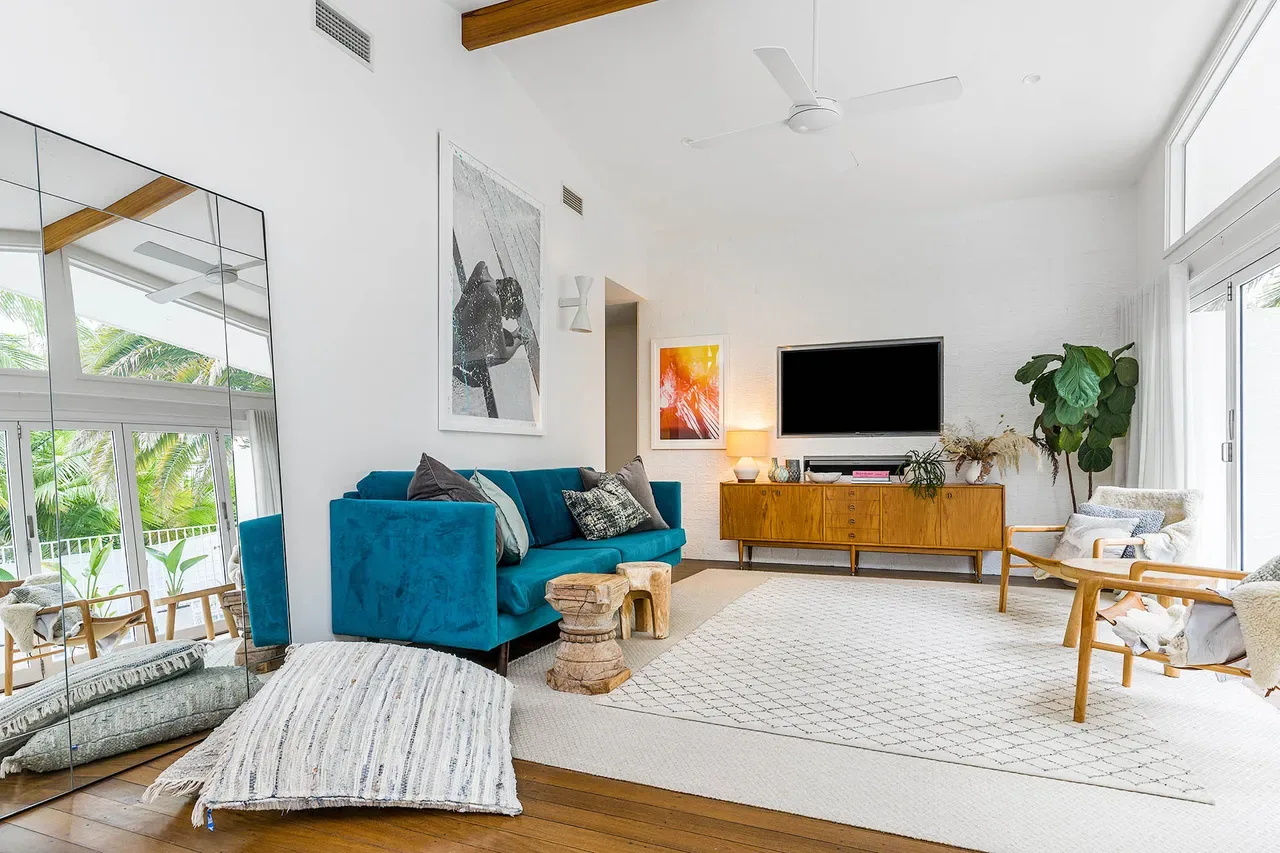 The Chalet – designer 3 BR retreat with pool