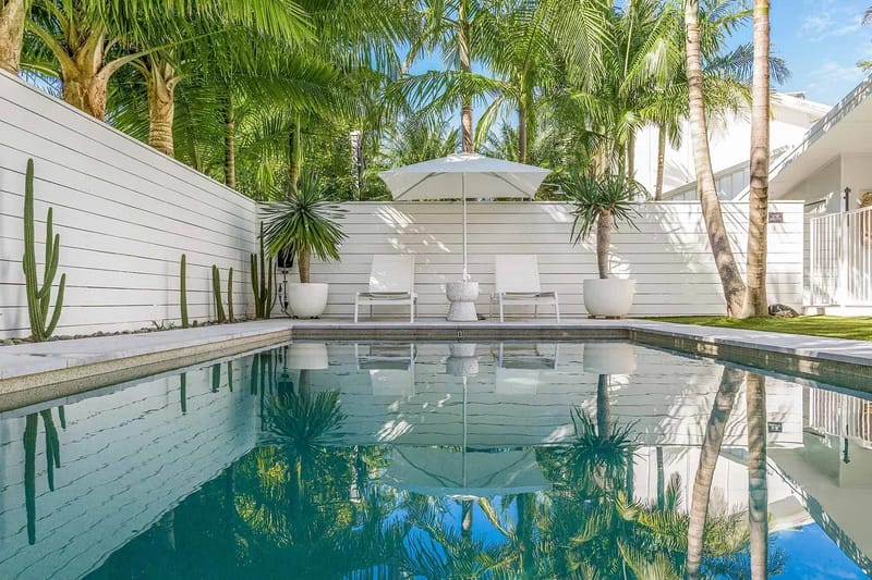 The Chalet – designer 3 BR retreat with pool