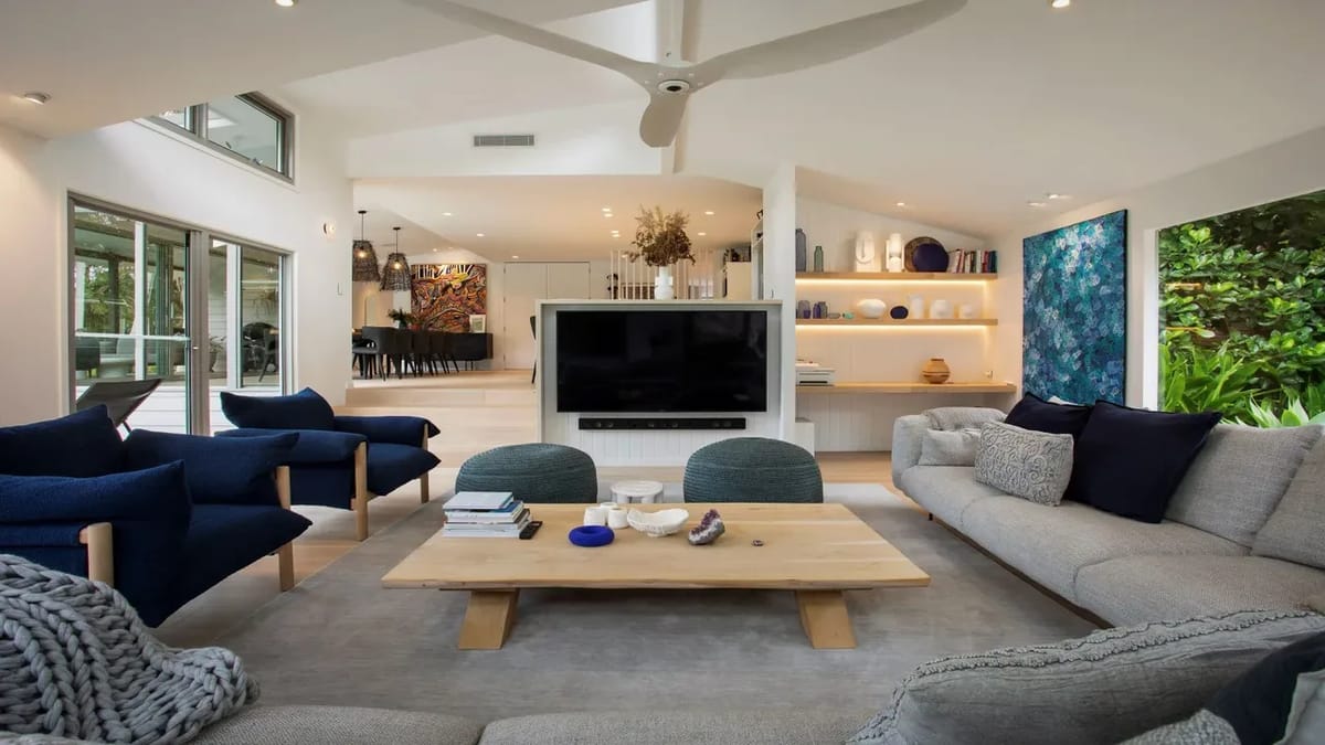 Tranquil Oasis – walking distance to beaches