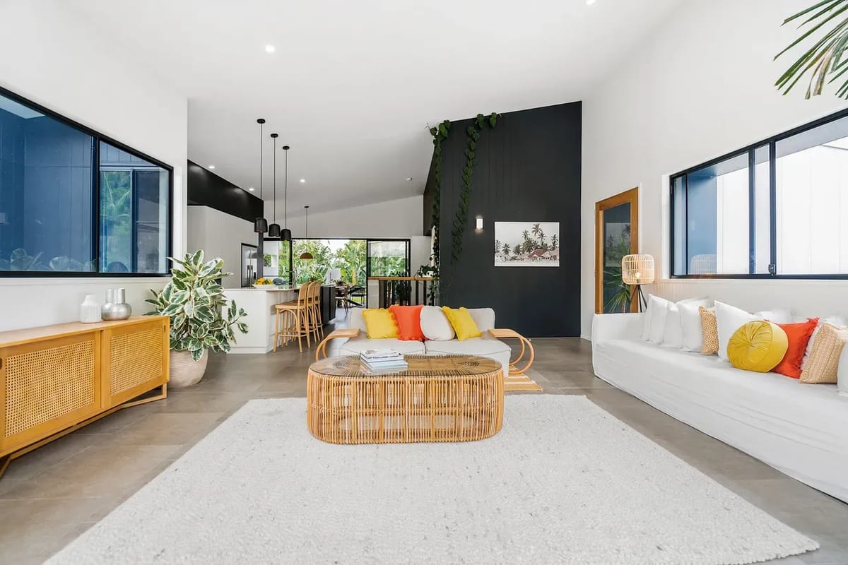 Melaleuca – luxury 4BR retreat with pool