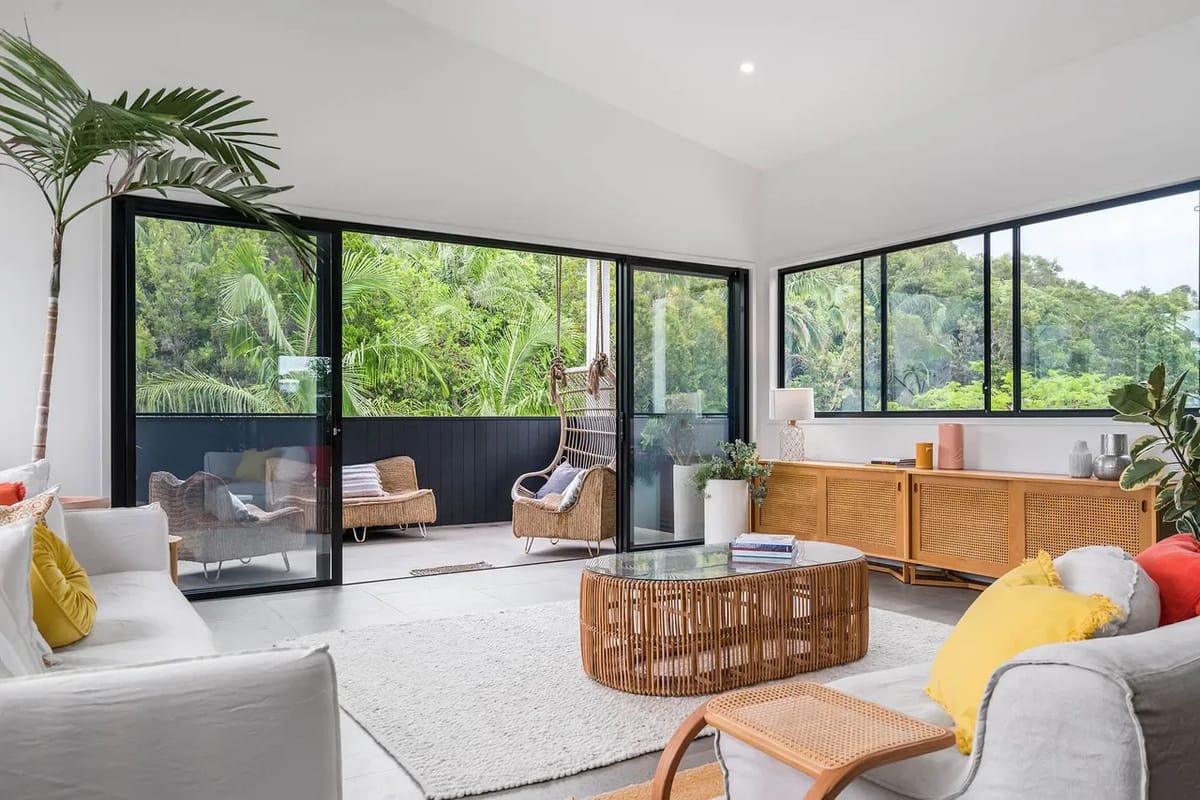 Melaleuca – luxury 4BR retreat with pool