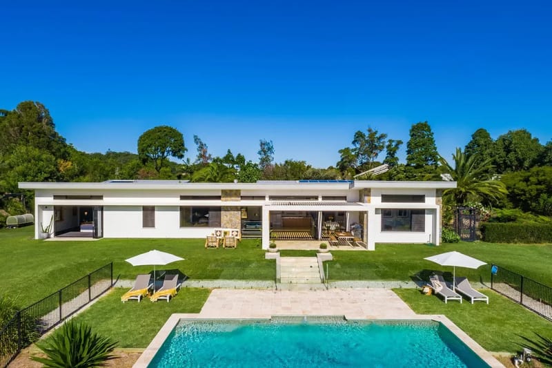 La Reserve – Broken Head retreat with pool