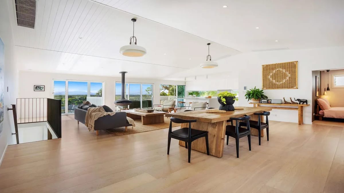 Twilight – hilltop retreat with pool & scenic views