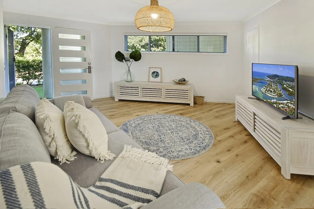 Advance Retreat On Sunrise Beach Noosa