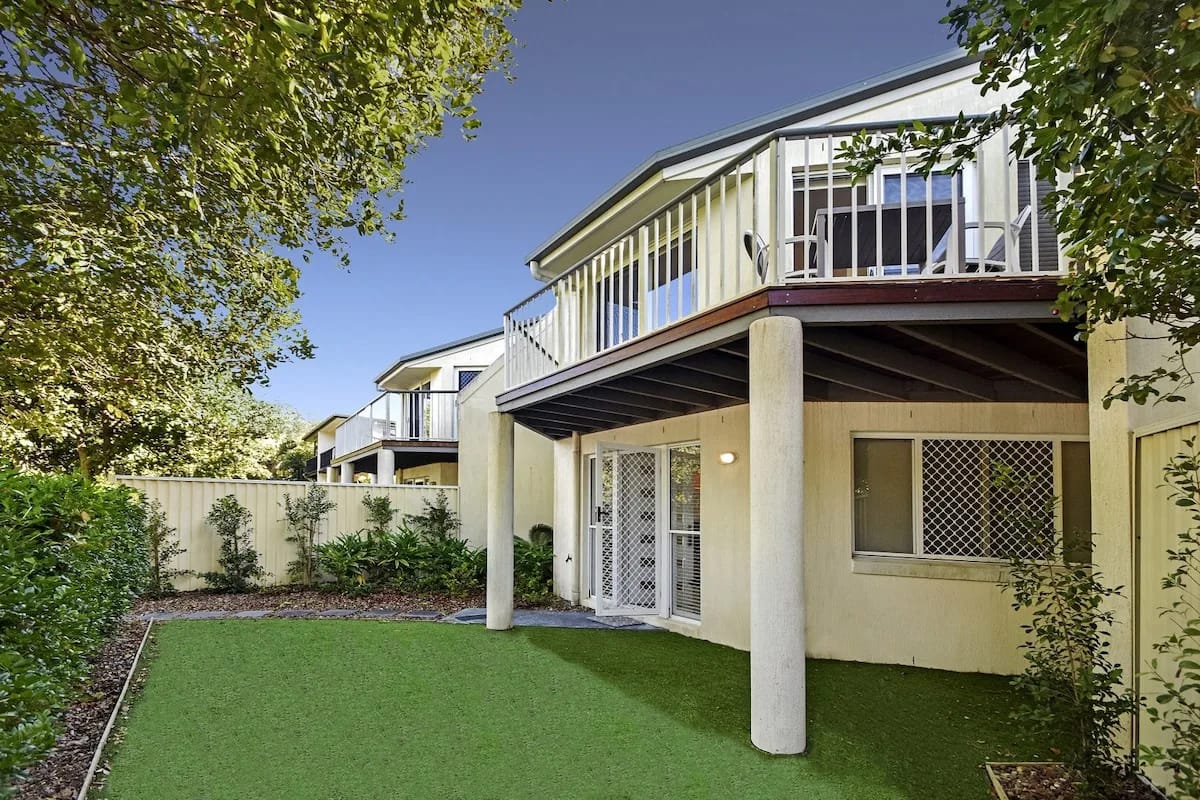 Advance Retreat On Sunrise Beach Noosa
