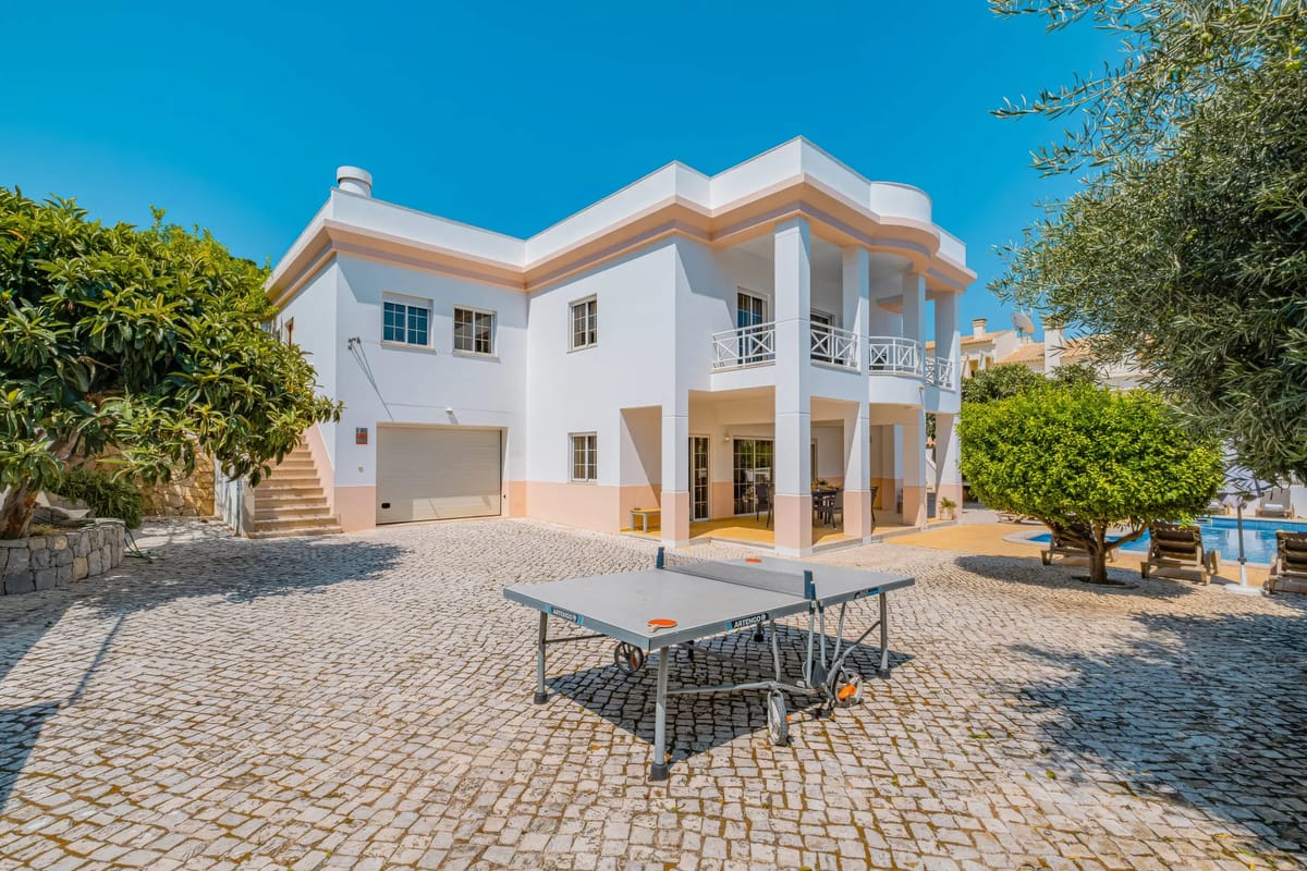 Villa Nespereira